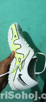 Shoes turf