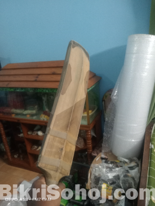 Cricket bat