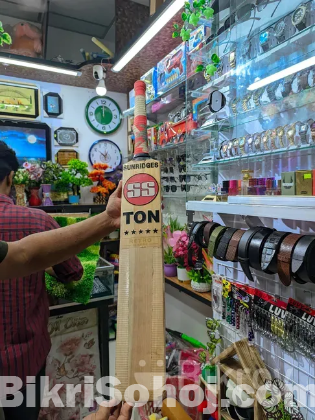 ক্রিকেট সামগ্রী