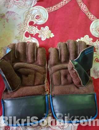 Keeping gloves