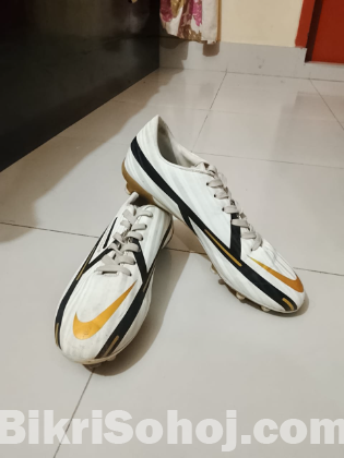 Phantom football boots