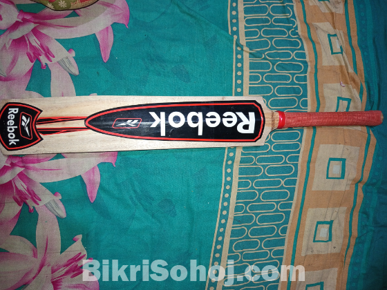ক্রিকেট ব্যাট