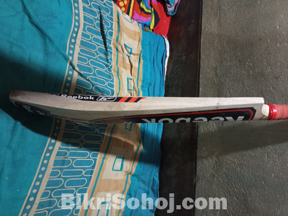 ক্রিকেট ব্যাট