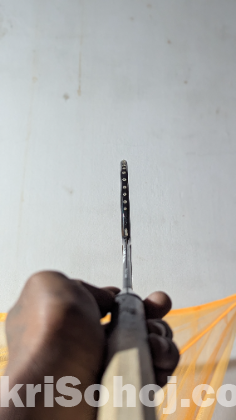 Raket ব্যাডমিন্টন রেকেট।