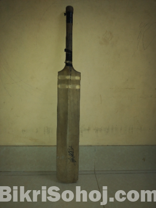 প্রায় নতুন ক্রিকেট কিট (Full Set) – খুব কম ব্যবহার