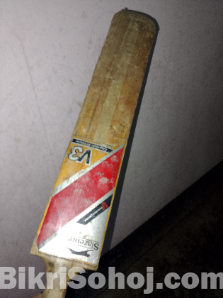 Cricket bat
