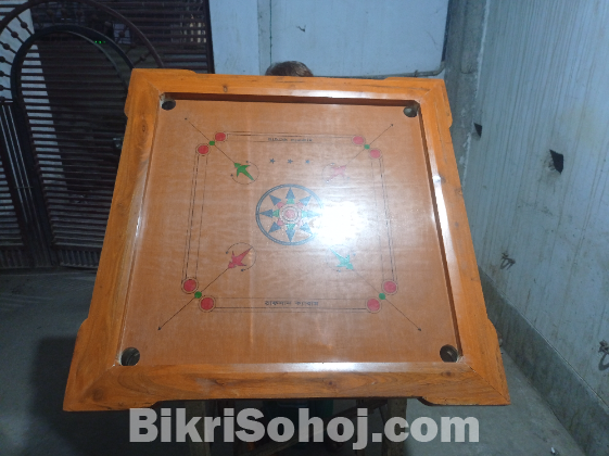 Carrom bord