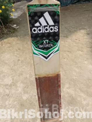 Cricket bat
