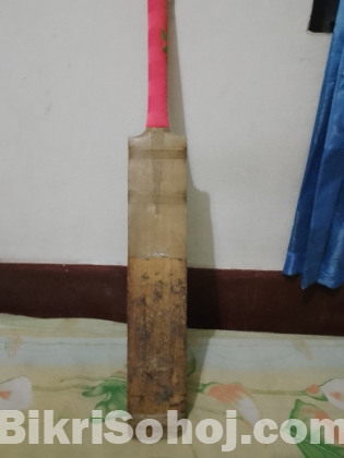 অরিজিনাল CA plus 5000 মডেলের ক্রিকেট ব্যাট বিক্রি হবে