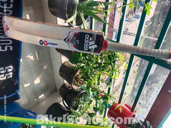 Adidas cricket bat