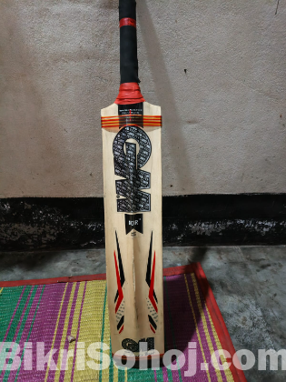 Cricket bat