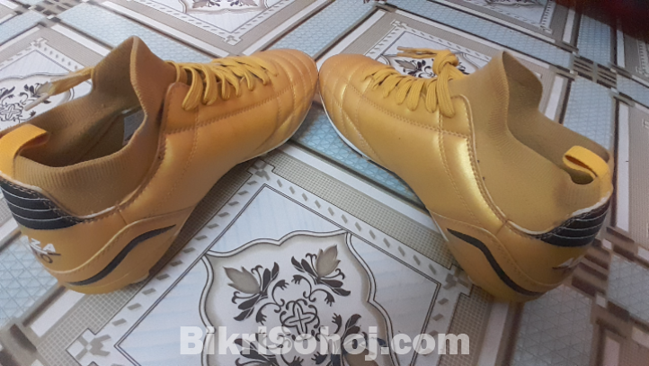 ​⚽ ফুটবল ফুল কিট:গোল্ডেন বুট+কমপ্রেশন মোজা+শিন গার্ড