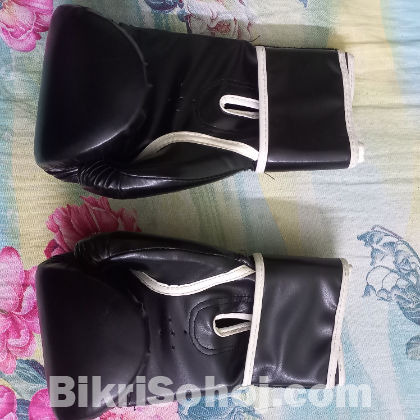 Boxing gloves and headgear