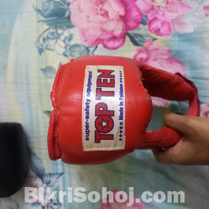 Boxing gloves and headgear