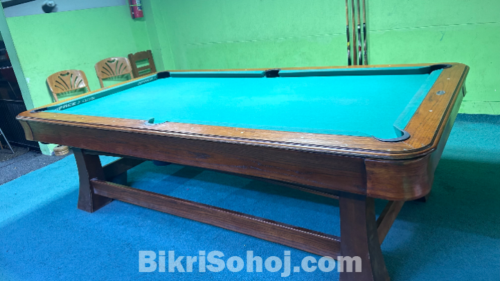 8 ball billayrd table