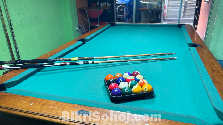 8 ball billayrd table