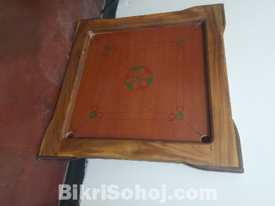 Carrom board