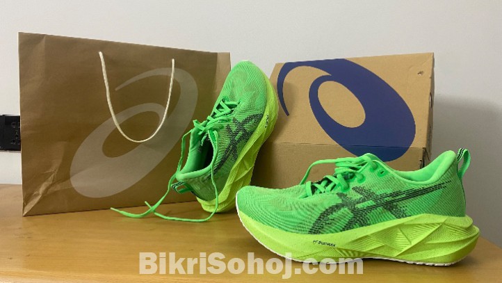 ASICS Novablast 5 Size 41.5/7 Running Shoes