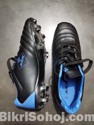 Football boot (ফুটবল বুট)