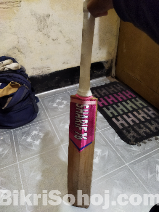 Cricket bat