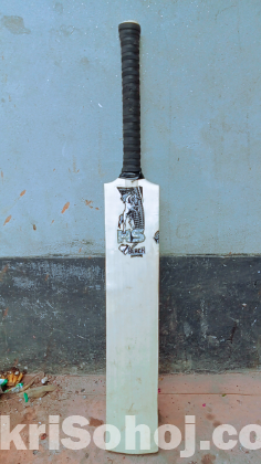New HS Black Diamond Cricket Bat