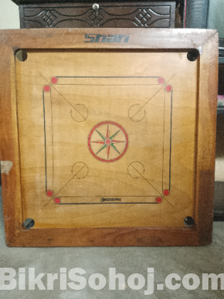 Carrom board