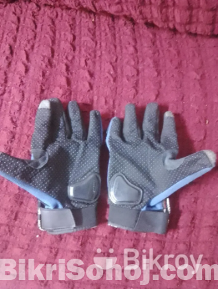 Bike riding gloves