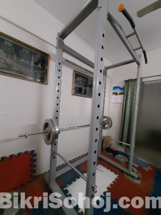Powerrack with pull-up bar gym equipment
