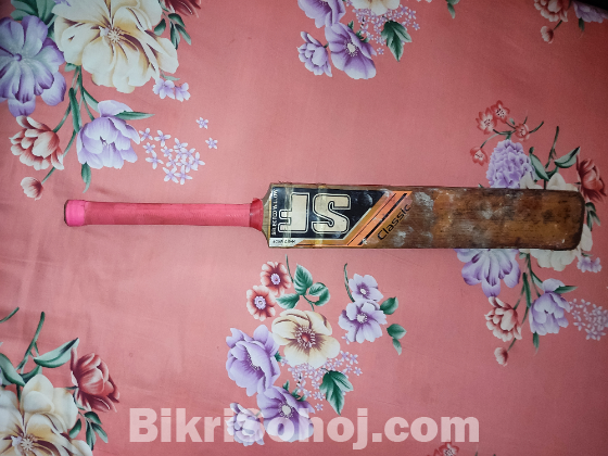 ক্রিকেট খেলার ব্যাট