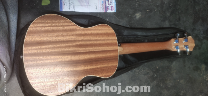 Yamaha ukulele 26 inc