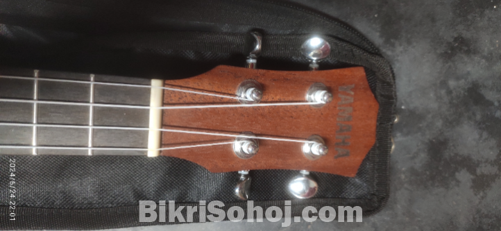 Yamaha ukulele 26 inc