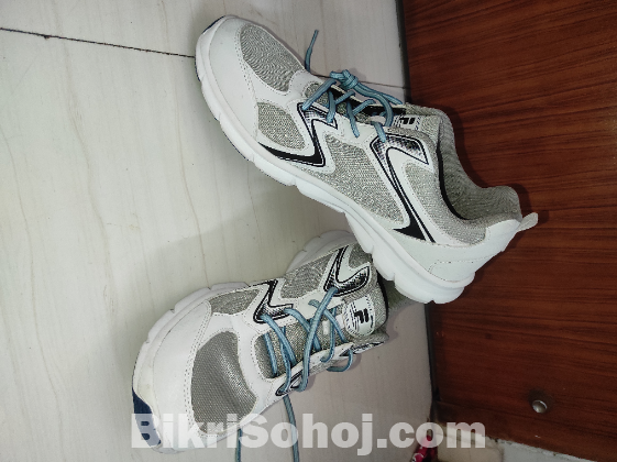 FILA Sports Sneakers