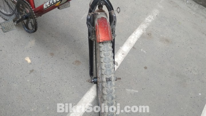 Kom dam e valo cycle