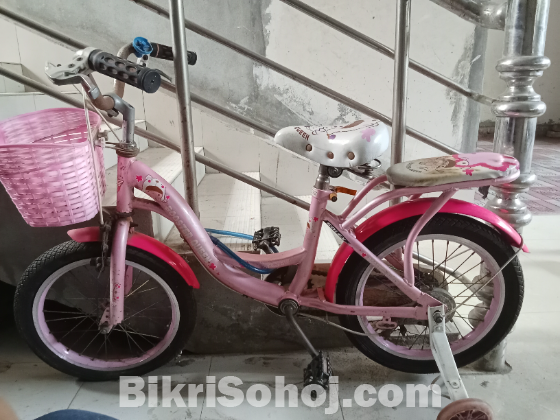 Girl cycle