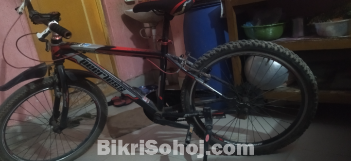 একটি পুরনো সাইকেল বিক্রি করা হবে।