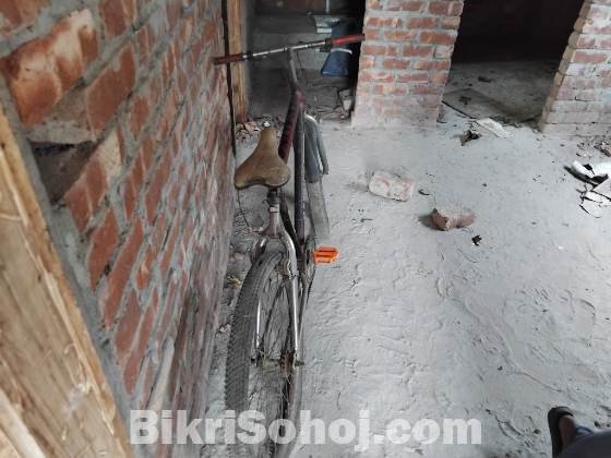 সব ঠিক আছে.।টাকার প্রয়োজন তাই বিক্রি করছি।
