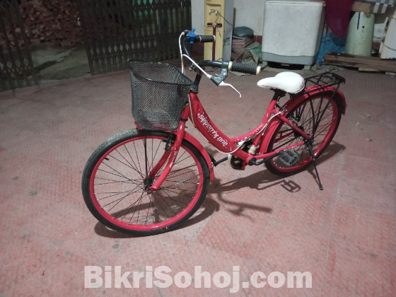 একটি মেয়েদের বাইসাইকেল বিক্রি করা হবে