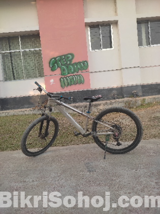 Stunt cycle dart mode