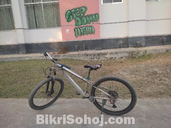 Stunt cycle dart mode