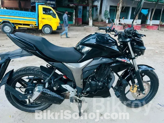 Suzuki monoton