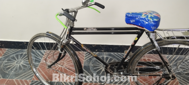 একটি হিরো জেট গোল্ড অরজিনাল ইন্ডিয়ান সাইকেল বিক্রি হবে