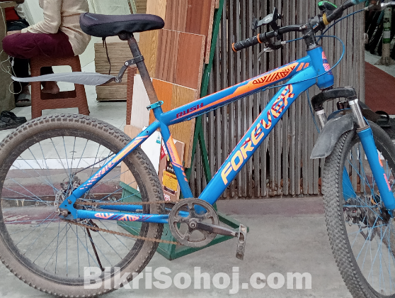 স্টাইলিশ ব্লু Forever Rush সাইকেল বিক্রি হবে — স্পোর্টস লুক,