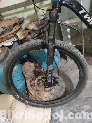 Twitter Mantis 2.0 Custom build Bicycle