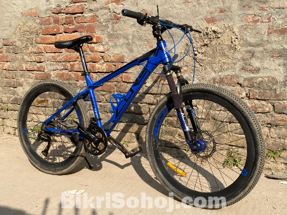 Core Nio 300 – Special Blue Edition