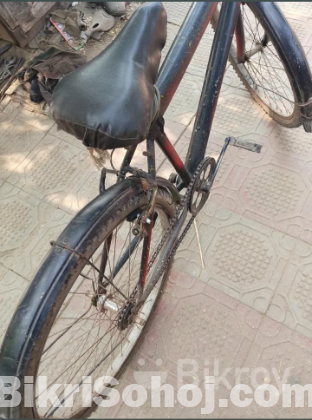 কালো কালার বাইসাইকেল