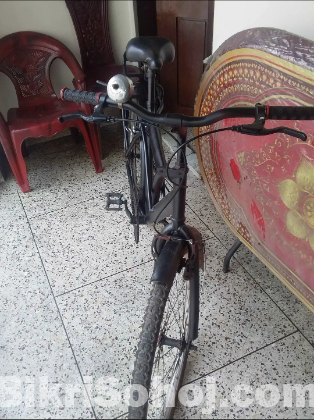 একদম ফ্রেশ এবং নতুনের মত সাইকেল বিক্রি হবে