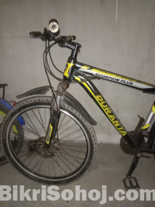 খুবই কম দামে সাইকেলটা বিক্রি করা হবে।