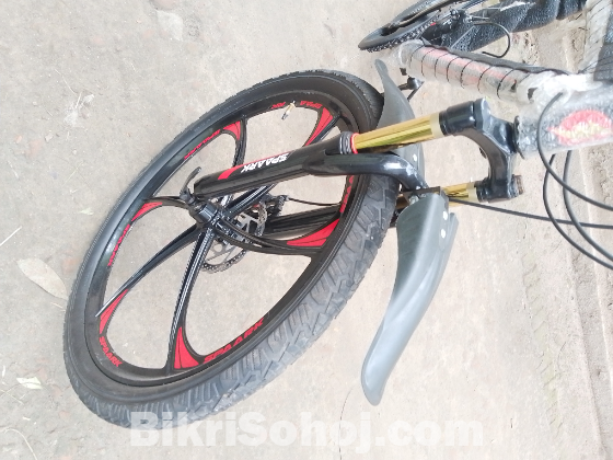 প্রায় নতুন সাইকেলটি বিক্রি হবে