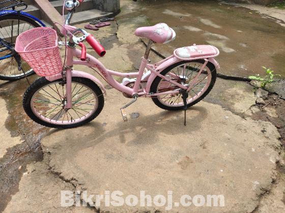 চমৎকার কন্ডিশনে কিউট পিঙ্ক বাচ্চাদের সাইকেল (Kiesel Brand)