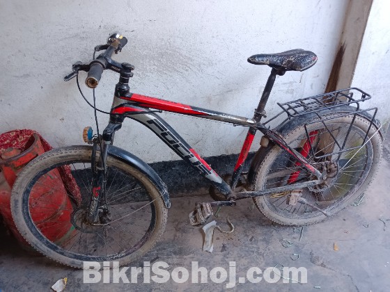 ফোকাস রানিং সাইকেল অ্যালুমিনিয়াম